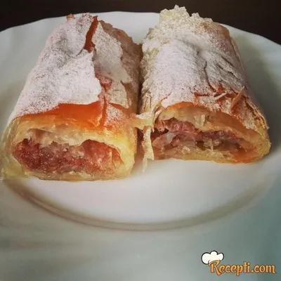 Pita Sa Jabukama 370 g